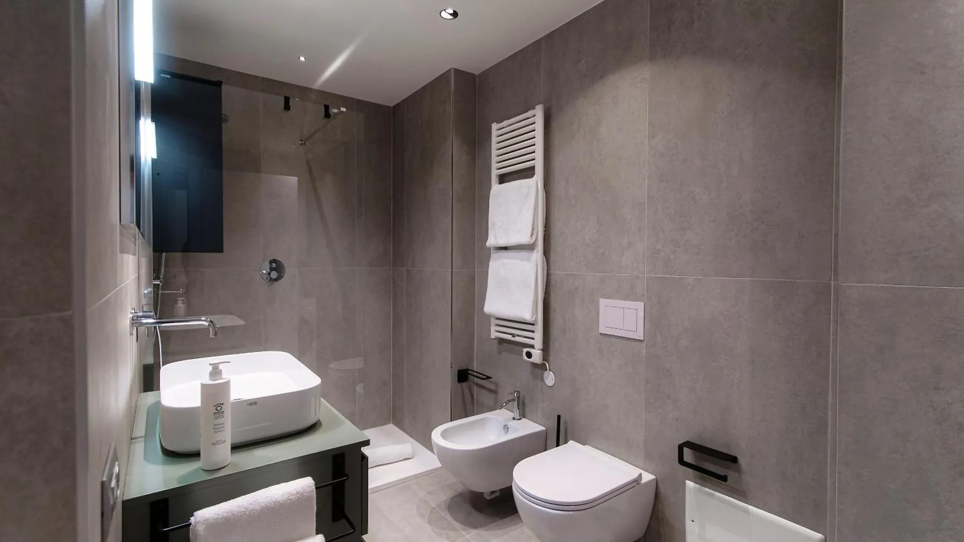Rubini Suites - By Myhomeincomo 0*, Como Italy
