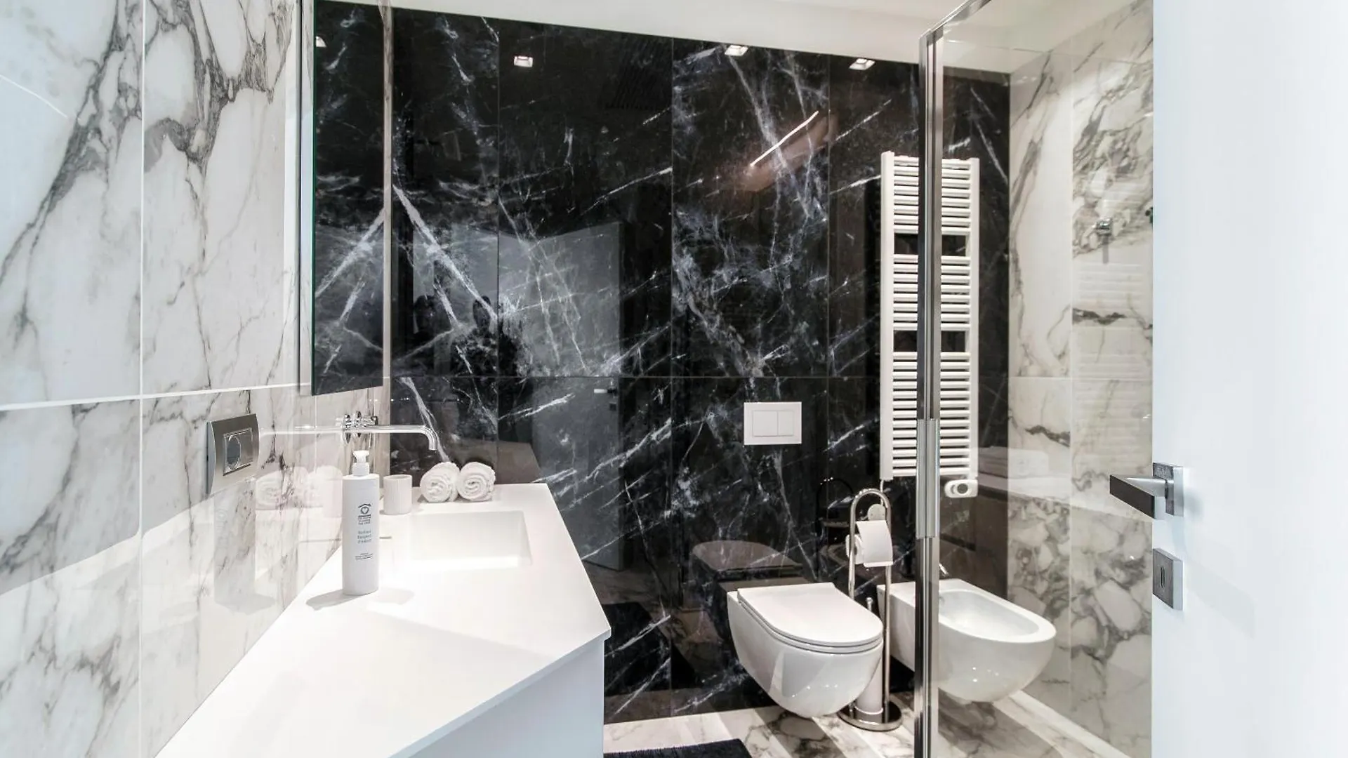 Apartment Rubini Suites - By Myhomeincomo