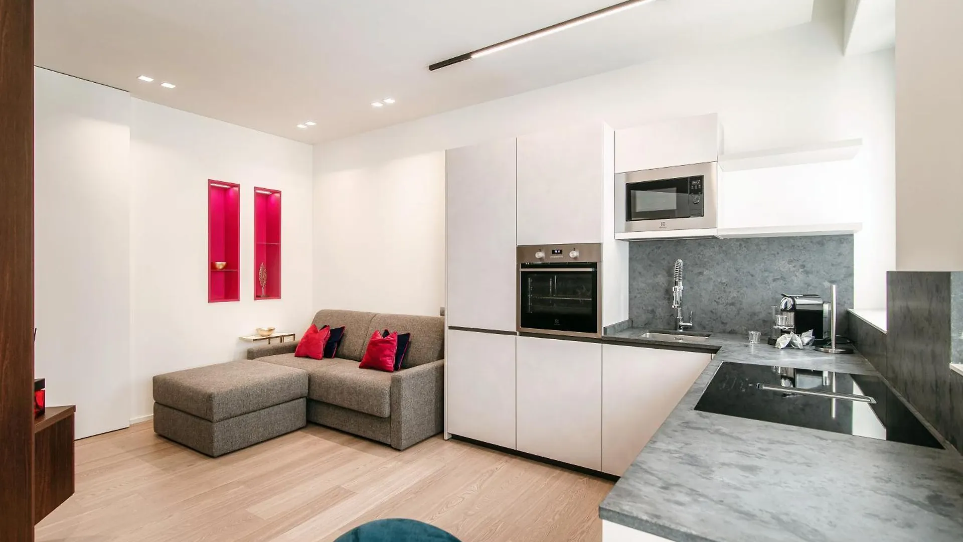 Rubini Suites - By MyhomeinCôme Appartement