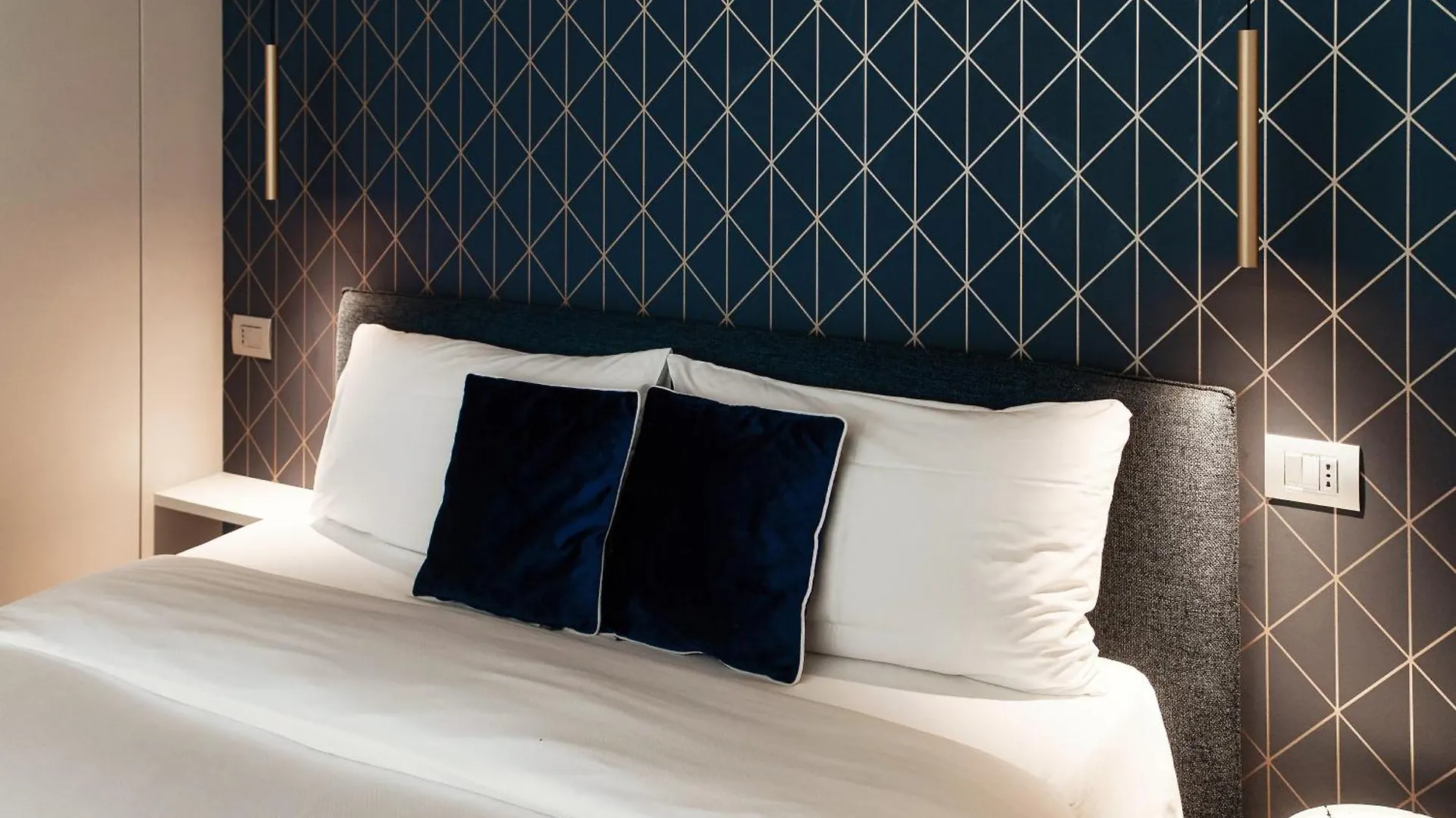 Rubini Suites - By MyhomeinCôme Appartement